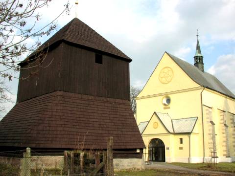 Obr�cen� zvony v Rovensku p. Troskami